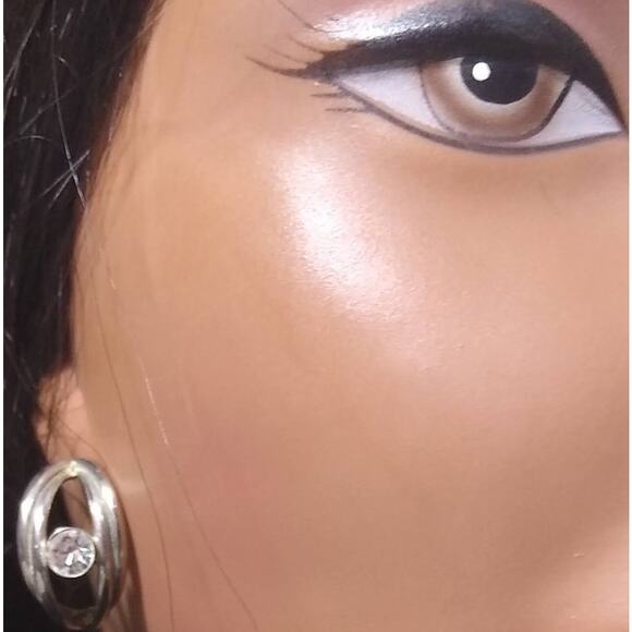 Vintage Classic Brilliant Sparkle Earrings - Picture 4 of 8